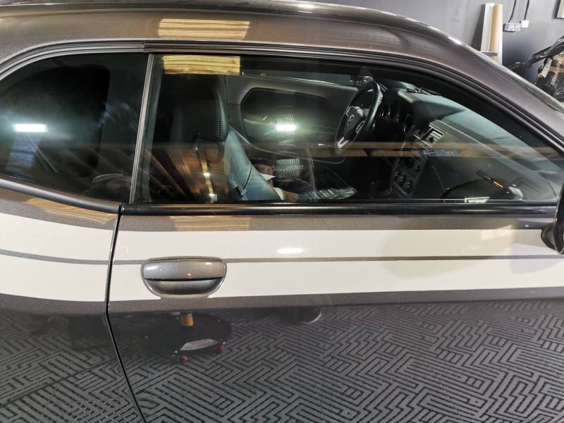vitres teintées sur Dodge challenger a Fos sur mer dans les bouches du Rhône