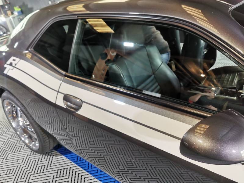 vitres teintées sur Dodge challenger a Fos sur mer dans les bouches du Rhône