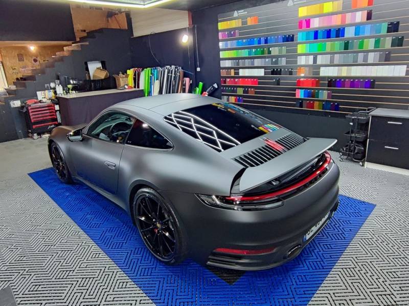 Covering Porsche 911 type 992 carrera 4s