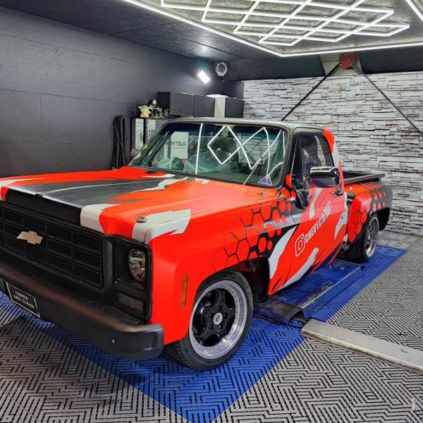 Covering Chevrolet C10