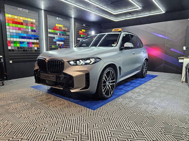 Covering de protection sur BMW X5 M mat pres de Istres dans les Bouches du Rhone