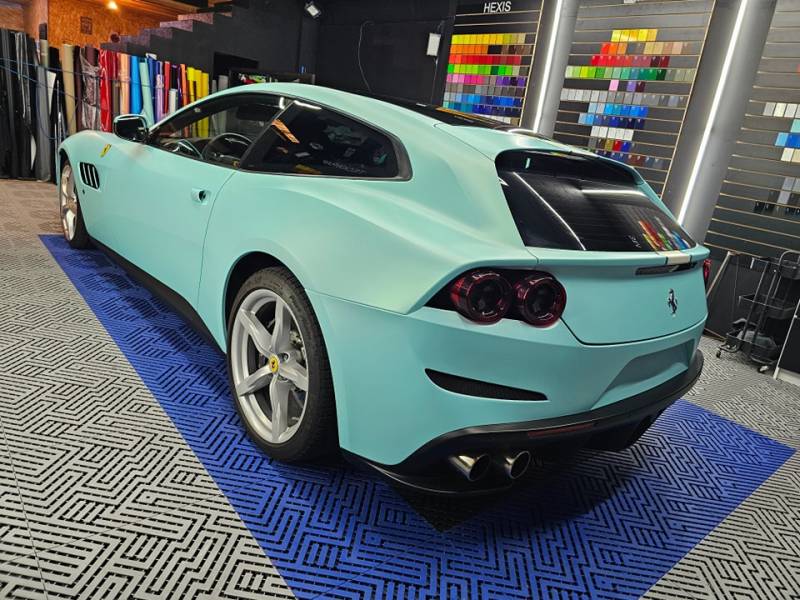 Covering sur Ferrari et brabus assorti dans le var