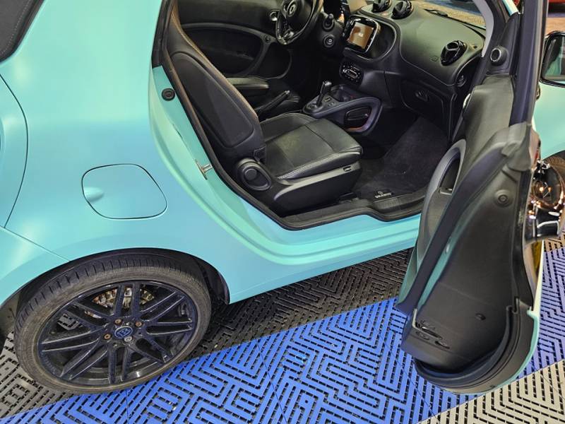 Covering sur Ferrari et brabus assorti dans le var