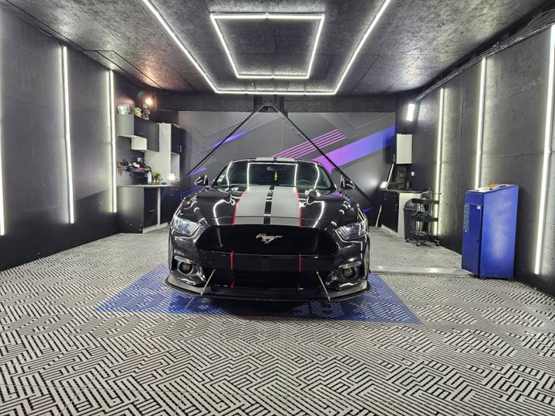 covering et bande mustang