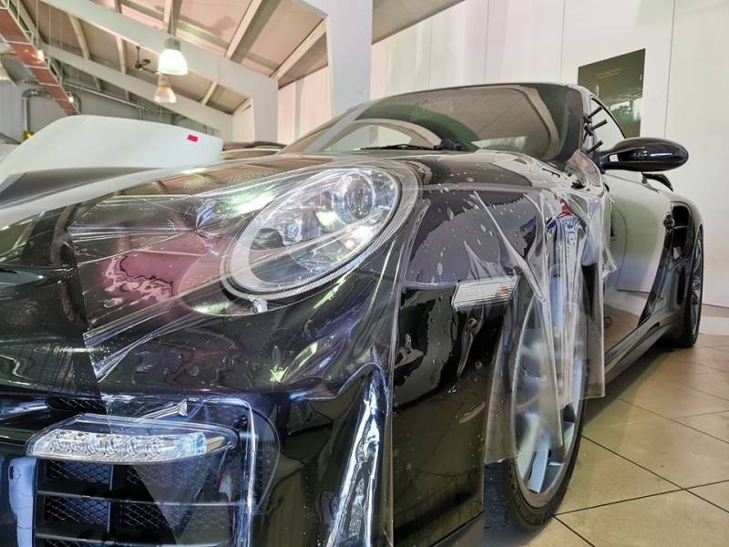 Covering de protection PPF sur une Porsche GT2