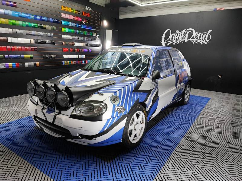 Covering sur une Saxo Rallye dans les Bouches du Rhône