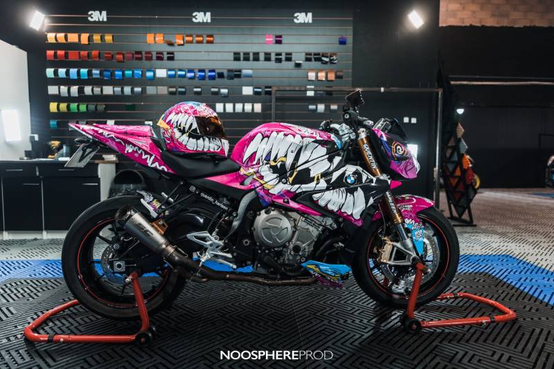 covering moto sur s1000r façon casque rocket bunny a Béziers