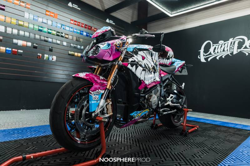 covering moto sur s1000r façon casque rocket bunny a Béziers
