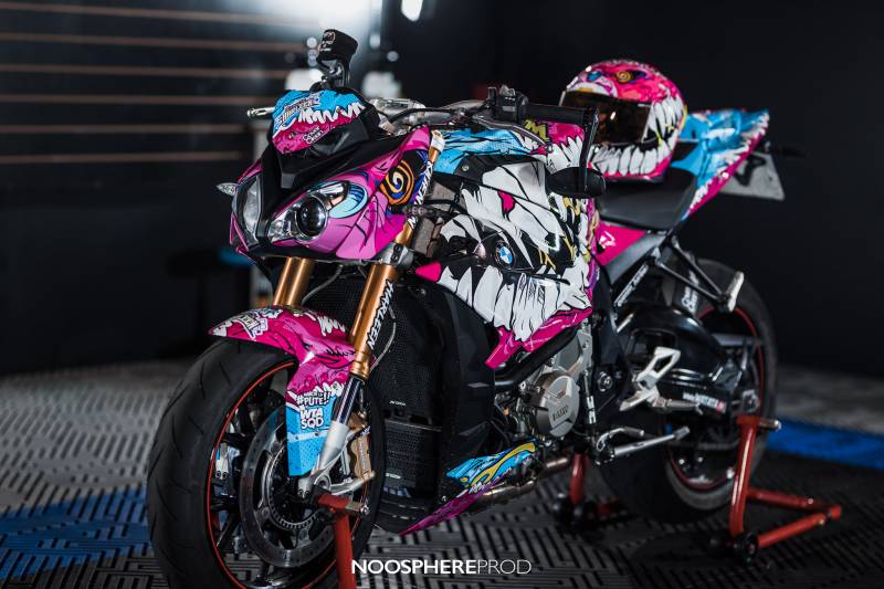 covering moto sur s1000r façon casque rocket bunny a Béziers