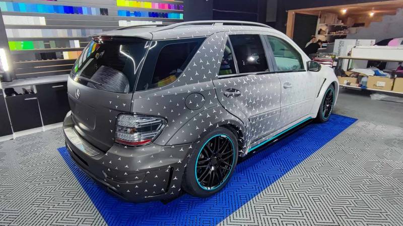 Covering Mercedes ML