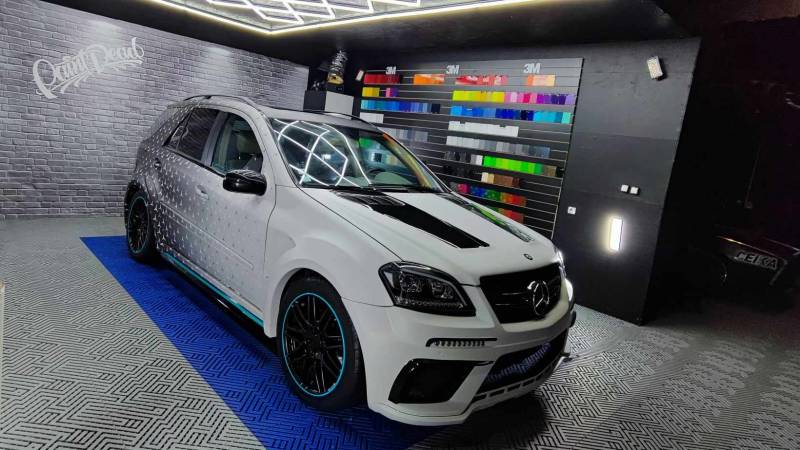 Covering Mercedes ML