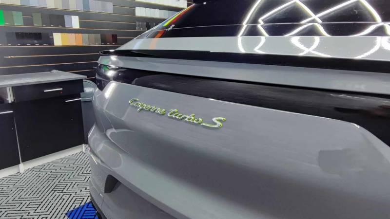 Covering Porsche Cayenne coupé