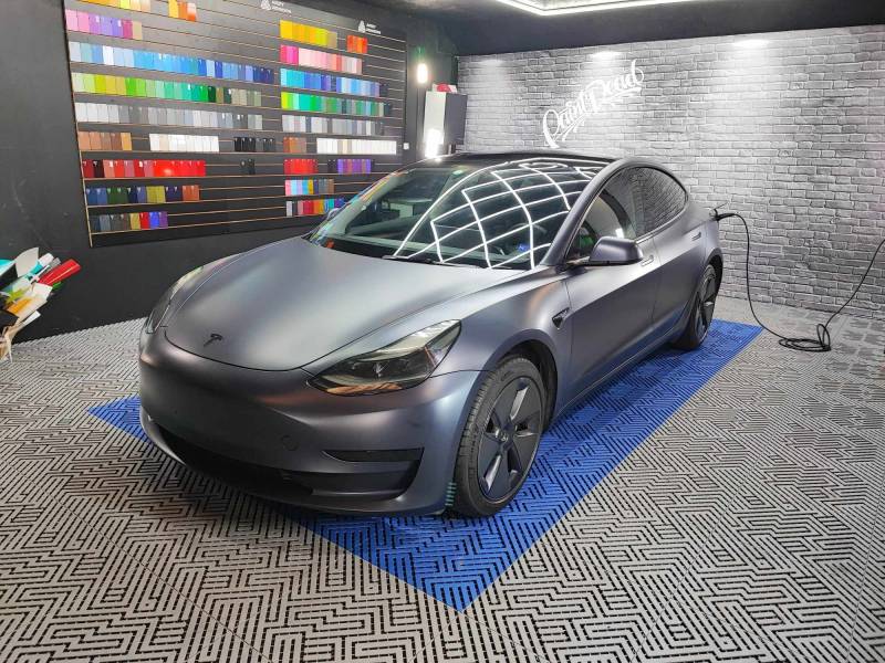 Covering tesla model Y