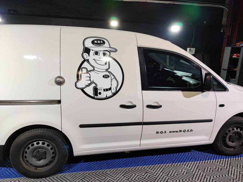 Covering marquage publicitaire sur Volkswagenn Caddy