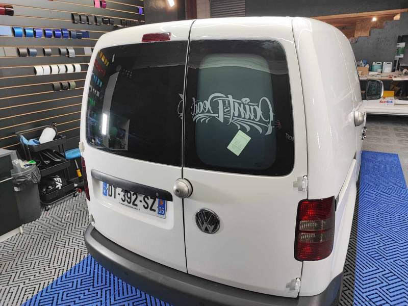 Covering marquage publicitaire sur Volkswagenn Caddy